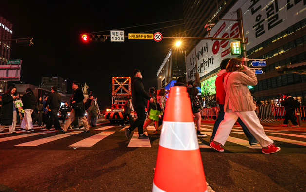 BTS 공연 하루 앞두고 광화문 차량 통제