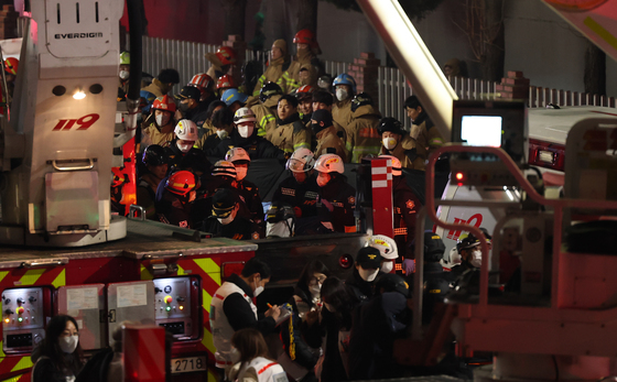 대전 대형 화재 공장 3층서 실정자 다수 발견…심정지(1보)