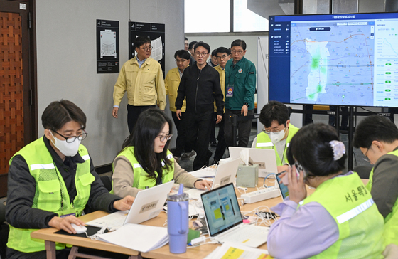 김민석 총리, BTS 컴백공연 사전 안전점검 회의 참석