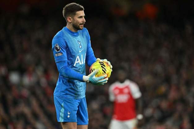 토트넘 주전 GK 비카리오, 탈장 수술 예정…"4월 내 복귀 기대"