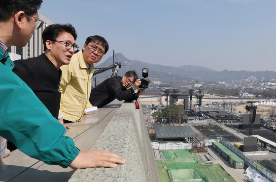 BTS 공연 현장 살피는 김민석 총리