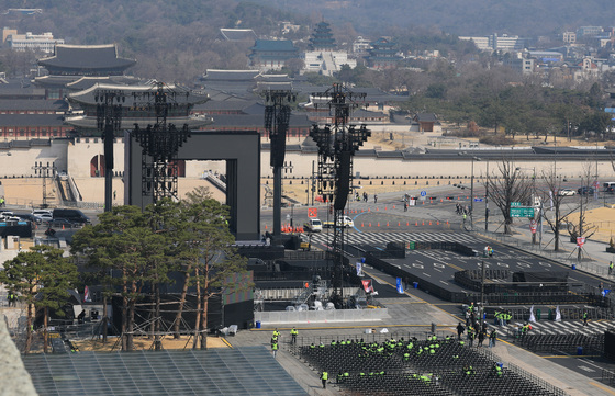 'BTS 컴백 공연 앞둔 광화문광장'