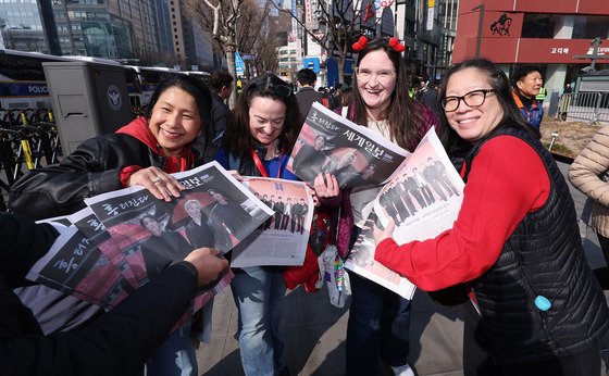 호주→미얀마…광화문은 이미 글로벌 '아미'로 들썩 "너무 기대되고 감사해"