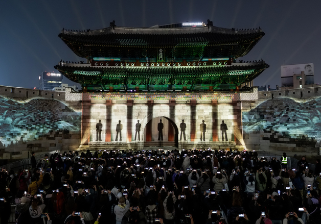 방탄소년단, '더 시티 서울' 개막…도시 전체 거대한 '문화의 장' 변신 [BTSx광화문]