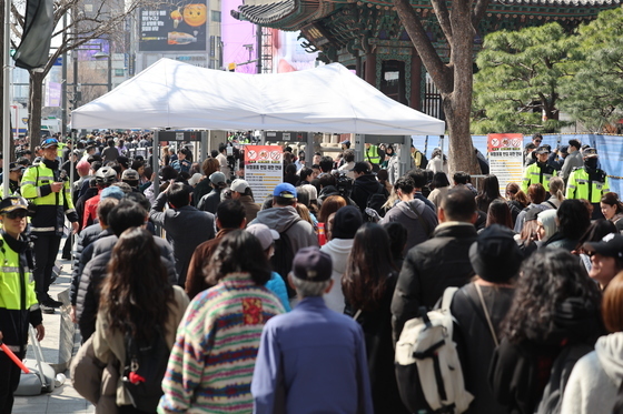 BTS 공연 앞둔 광화문 일대 '인산인해'