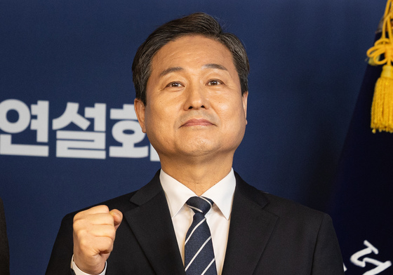 기념 촬영하는 김영배 민주당 서울시장 예비후보