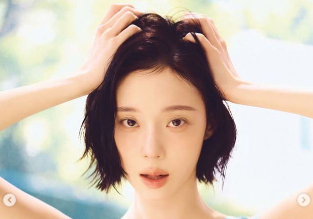 에스파 윈터, 가녀린 몸매와 청초 비주얼…보디슈트로 드러낸 골반