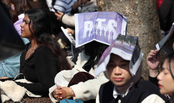 BTS 기다리는 아미들