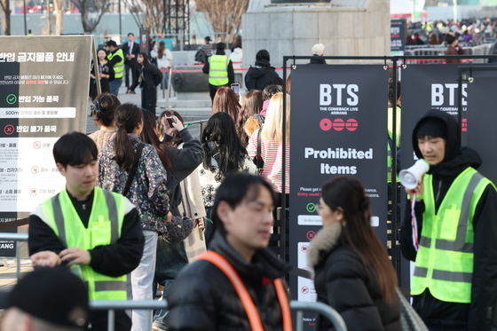 BTS 컴백 공연 입장 시작