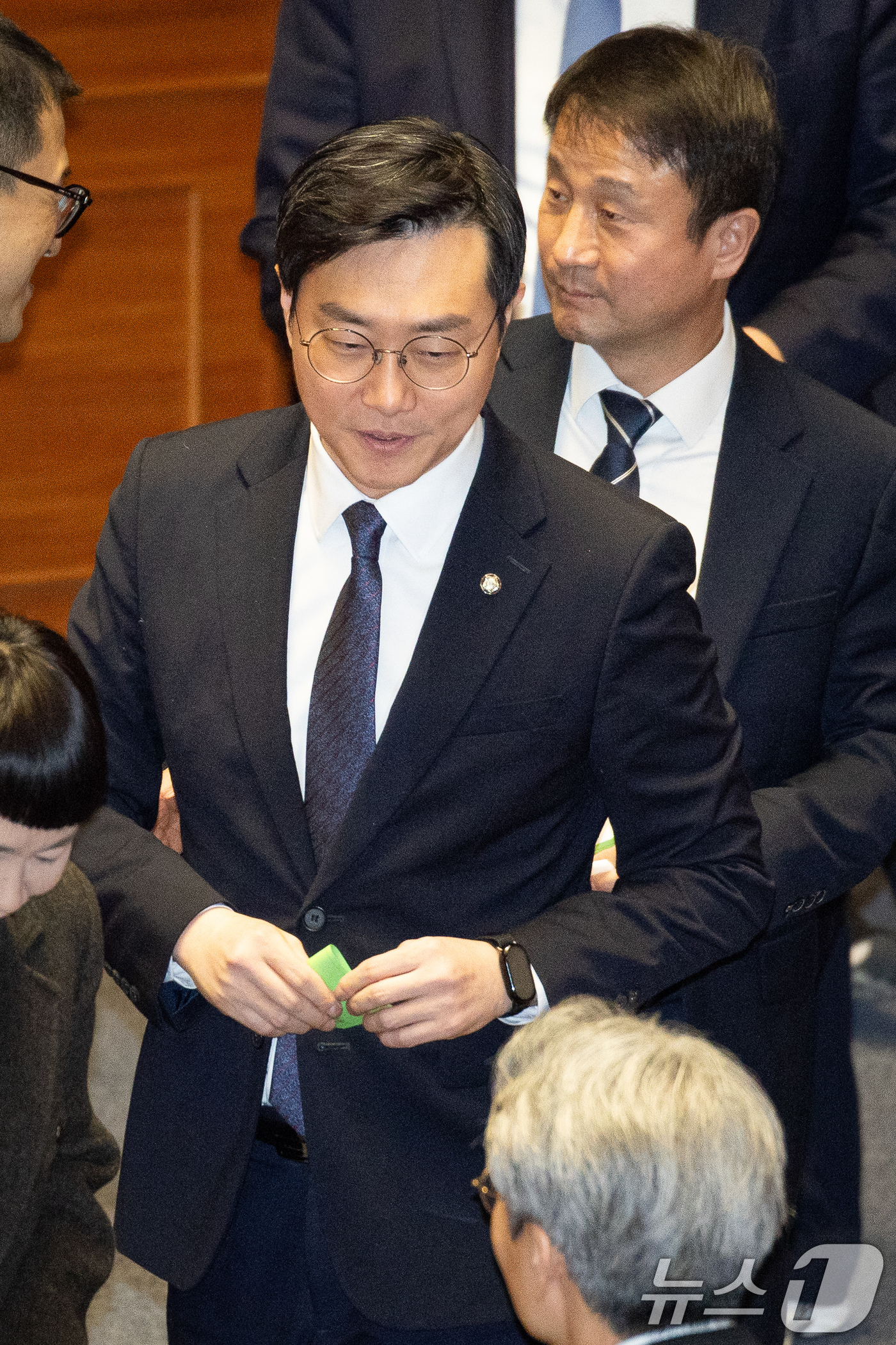 (서울=뉴스1) 유승관 기자 = 더불어민주당을 탈당한 장경태 의원이 21일 서울 여의도 국회에서 열린 제433회 국회(임시회) 제2차 본회의에서 중대범죄수사청 조직 및 운영에 관한 …