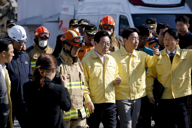 李 대통령, 대전 대덕구 화재 현장 방문