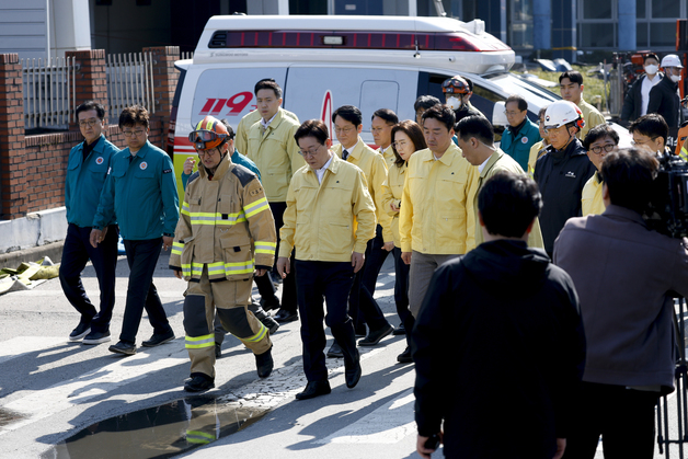 李 대통령, 대전 대덕구 화재 현장 방문