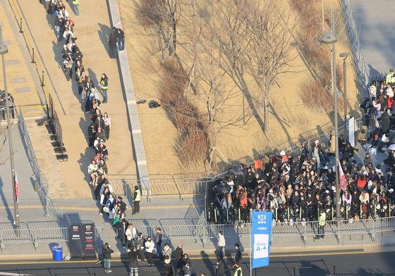 'BTS 컴백 공연 입장'