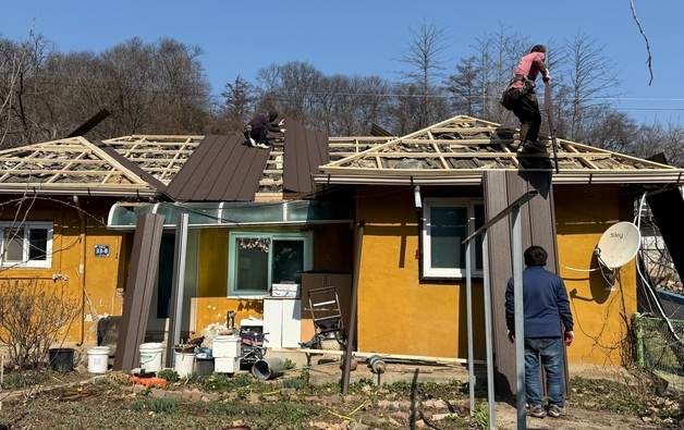 진천라이온스클럽, 문백면서 사랑의 집수리 봉사활동 전개