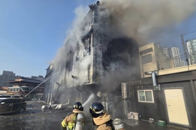 여주 현암동 상가 건물 불…시민 31명 대피