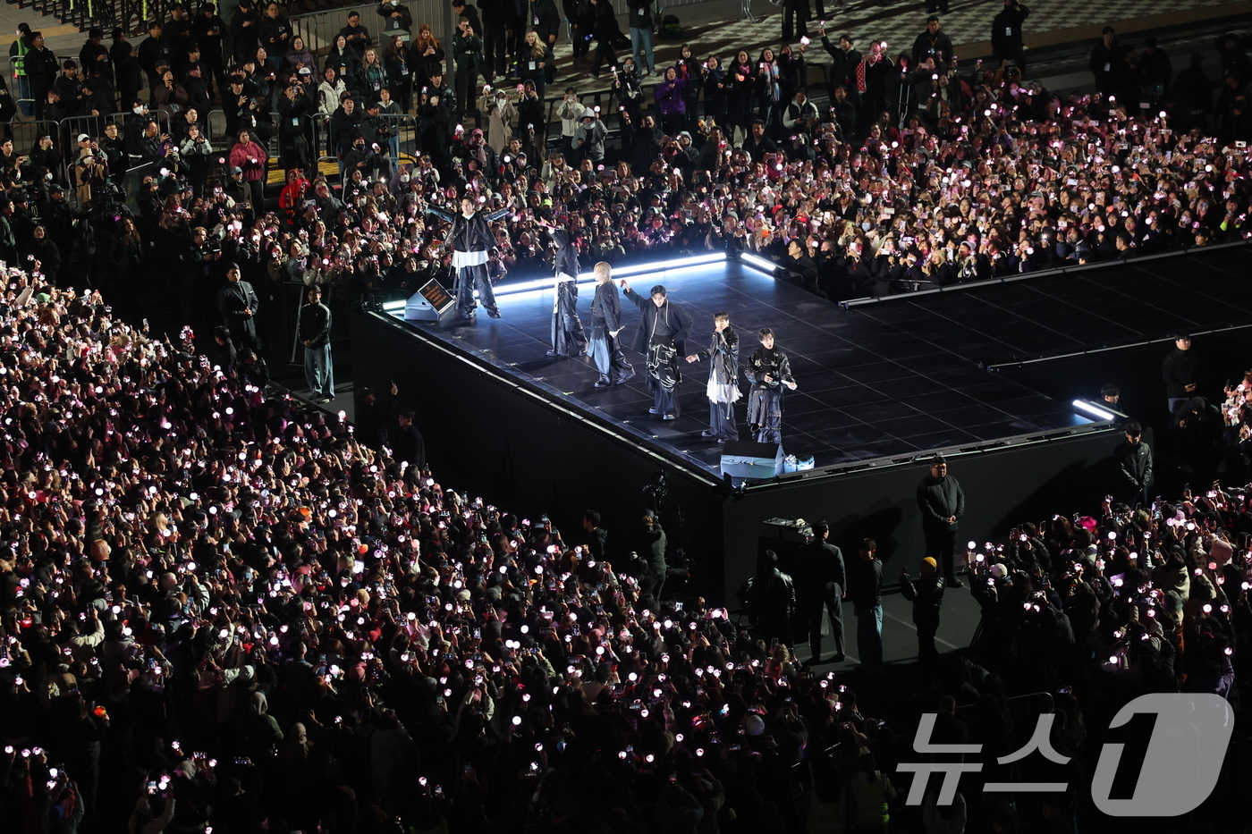 (서울=뉴스1) 박지혜 기자 = 방탄소년단(BTS)이 21일 서울 광화문광장에서 컴백 기념 공연인 'BTS 컴백 라이브: 아리랑' 공연을 펼치고 있다. 2026.3.21/뉴스1