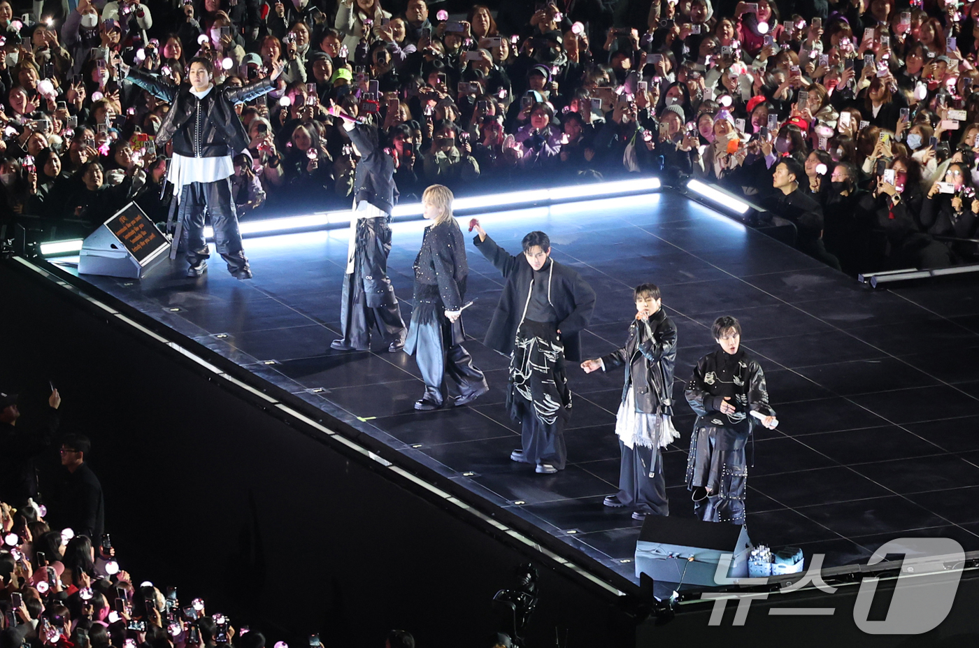 (서울=뉴스1) 박지혜 기자 = 방탄소년단(BTS)이 21일 서울 광화문광장에서 컴백 기념 공연인 'BTS 컴백 라이브: 아리랑' 공연을 펼치고 있다. 2026.3.21/뉴스1