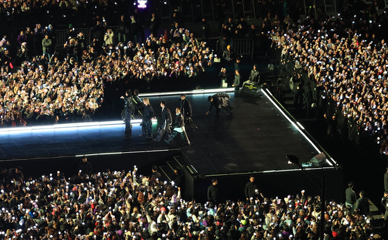 광화문광장에 모습 드러낸 BTS