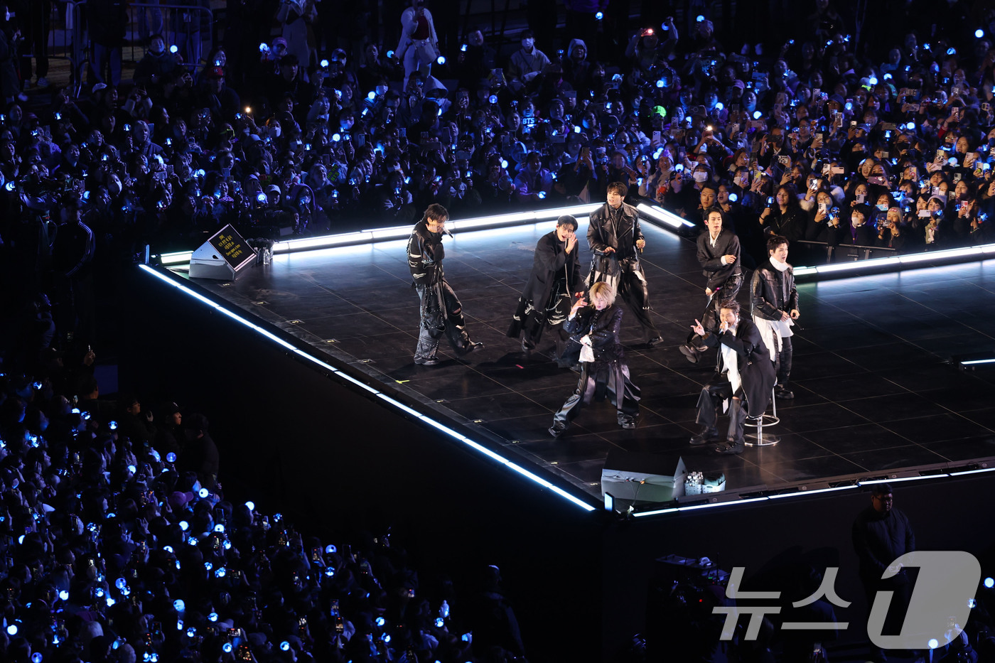 (서울=뉴스1) 박지혜 기자 = 방탄소년단(BTS)이 21일 서울 광화문광장에서 컴백 기념 공연인 'BTS 컴백 라이브: 아리랑'을 펼치고 있다. 2026.3.21/뉴스1