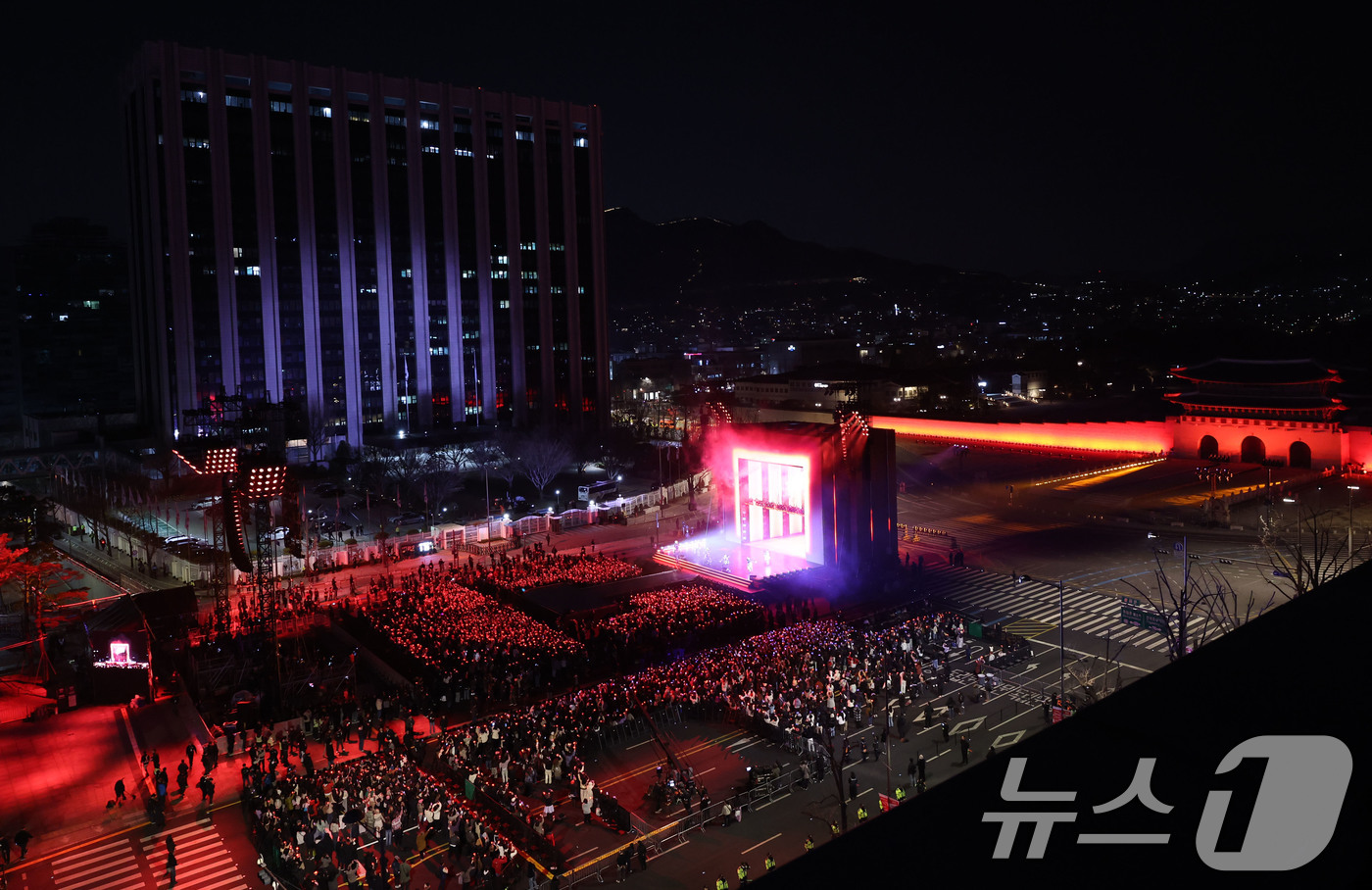 (서울=뉴스1) 박지혜 기자 = 방탄소년단(BTS)이 21일 서울 광화문광장에서 컴백 기념 공연인 'BTS 컴백 라이브: 아리랑'을 펼치고 있다. 2026.3.21/뉴스1