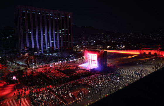 BTS 컴백 무대 펼쳐진 광화문광장