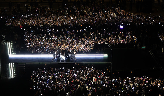 컴백 무대 선보이는 BTS