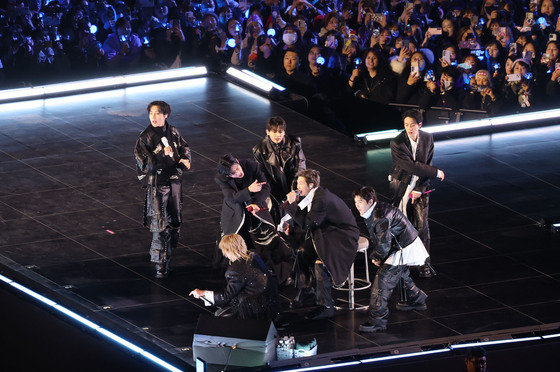 "위 아 백!" 방탄소년단, 광화문광장에서 새로 쓴 역사…역대급 컴백(종합)