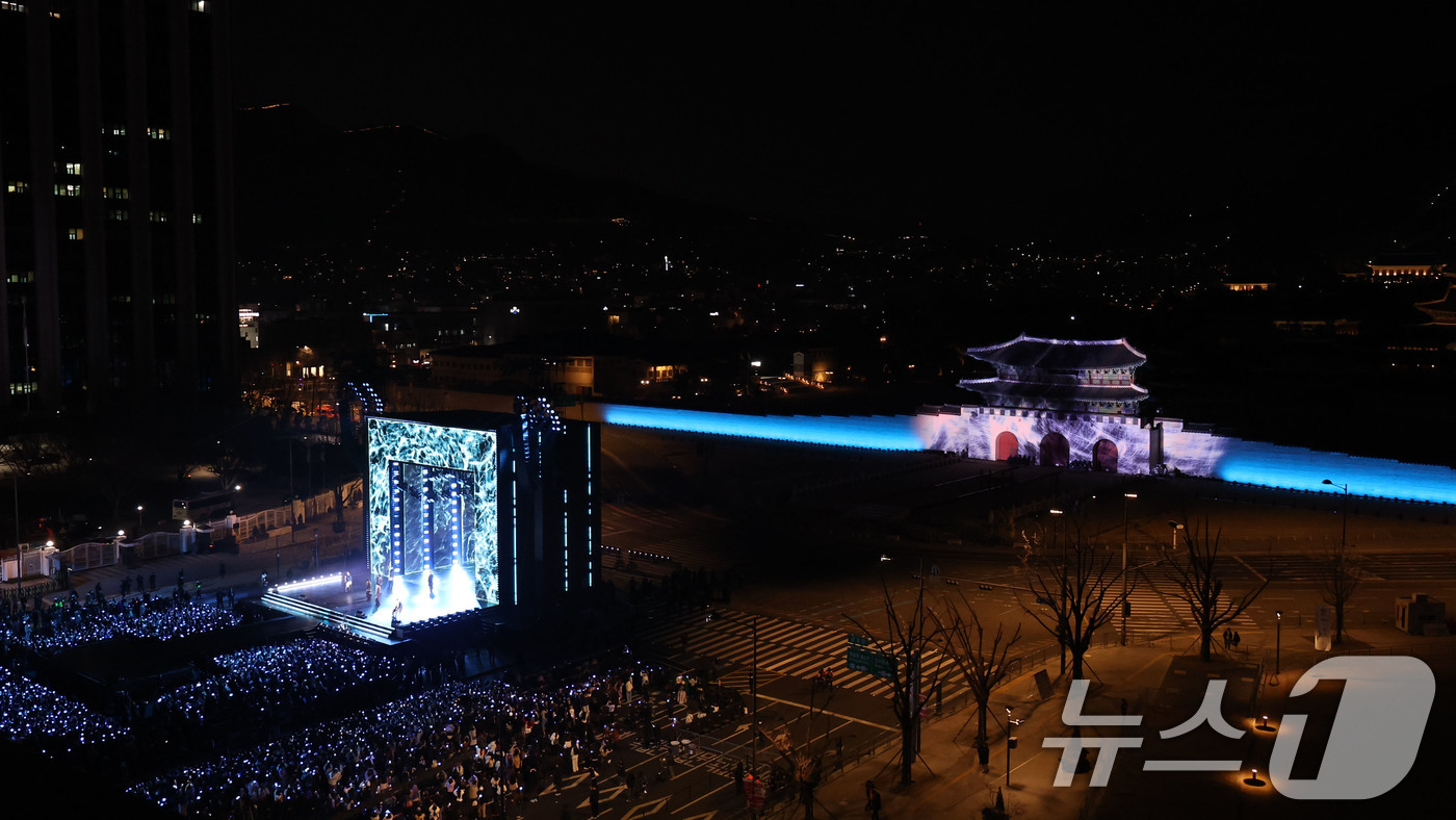 (서울=뉴스1) 박지혜 기자 = 방탄소년단(BTS)이 21일 서울 광화문광장에서 'BTS 컴백 라이브: 아리랑' 발매 기념 컴백 공연을 하고 있다.  2026.3.21/뉴스1