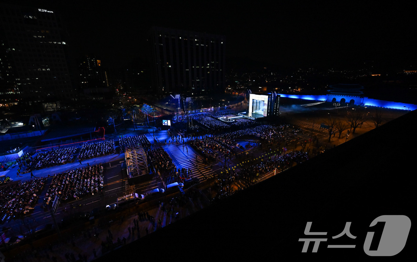 (서울=뉴스1) 사진공동취재단 = 방탄소년단(BTS)이 21일 서울 광화문광장에서 'BTS 컴백 라이브: 아리랑' 발매 기념 컴백 공연을 하고 있다. 2026.3.21/뉴스1