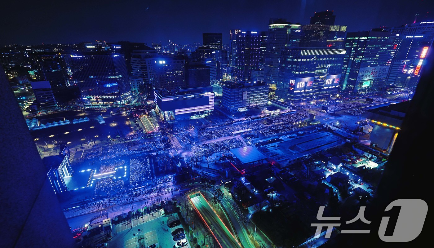 (서울=뉴스1) 임세영 기자 = 방탄소년단(BTS)이 21일 서울 광화문광장에서 'BTS 컴백 라이브: 아리랑' 발매 기념 컴백 공연을 하고 있다. 2026.3.21/뉴스1