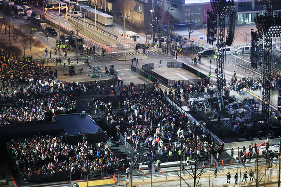 '귀가하는 BTS 아미들'