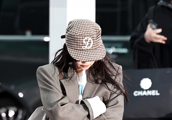 홍콩 출국하는 제니