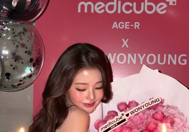 장원영, 과즙미 넘치는 압도적 미모…꽃보다 더 꽃 같은 비주얼 [N샷]