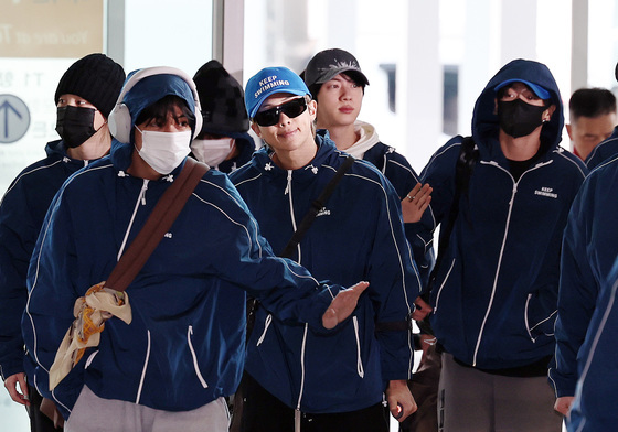 출국하는 BTS