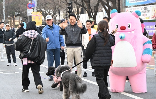 [동정] 오세훈 시장, 시민들과 '쉬엄쉬엄 모닝' 참석…체력장도 참여