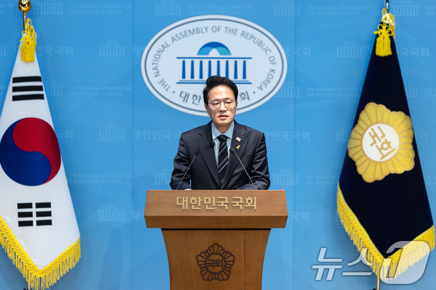 (서울=뉴스1) 이승배 기자 = 박주민 더불어민주당 서울시장 경선후보가 22일 서울 여의도 국회 소통관에서 경선 후보들에 대한 철저한 검증을 촉구하는 기자회견을 하고 있다. 202 …