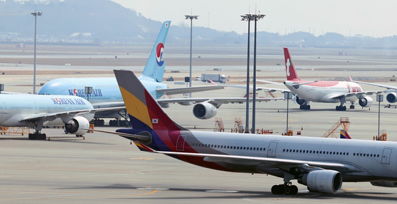 "지금 끊어야 160만원 아낀다"…유류할증료 3배 인상에 '선(先)발권' 러시