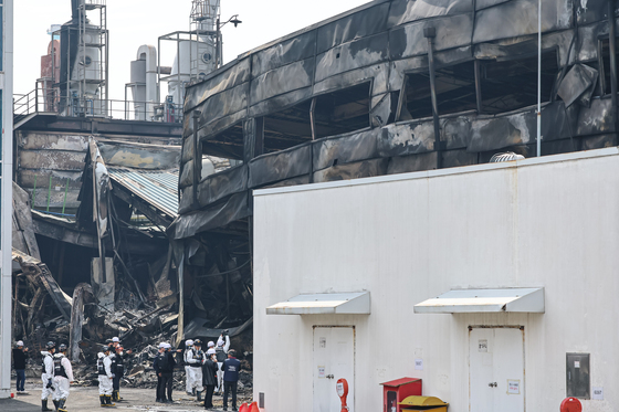 경찰·대전노동청, '74명 사상 화재' 안전공업 압수수색