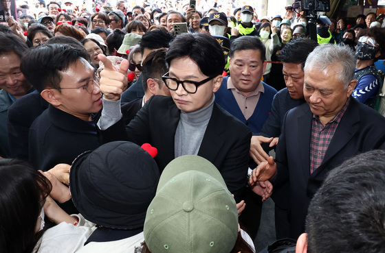 민심 청취 이어가는 한동훈 전 대표