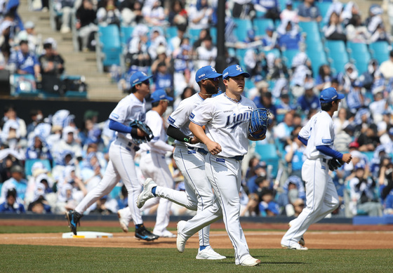 프로야구 시범경기 '반가워'