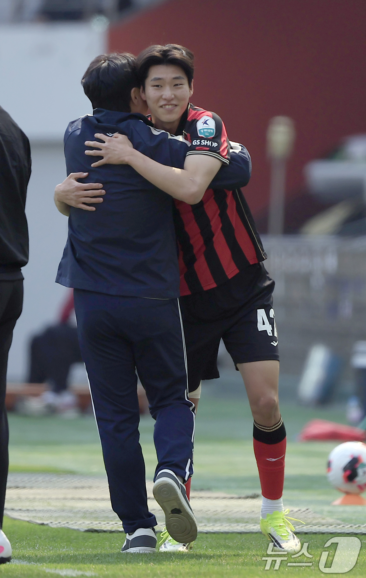 (서울=뉴스1) 박정호 기자 = 22일 오후 서울시 마포구 월드컵로 서울월드컵경기장에서 열린 하나은행 K리그1 2026 5라운드 FC서울과 광주FC의 경기에서 전반 선제골을 넣은 …