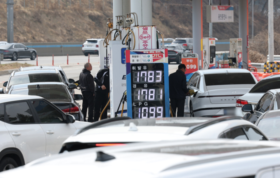 석유 최고가제 시행 첫 주 기름값 하락 전환