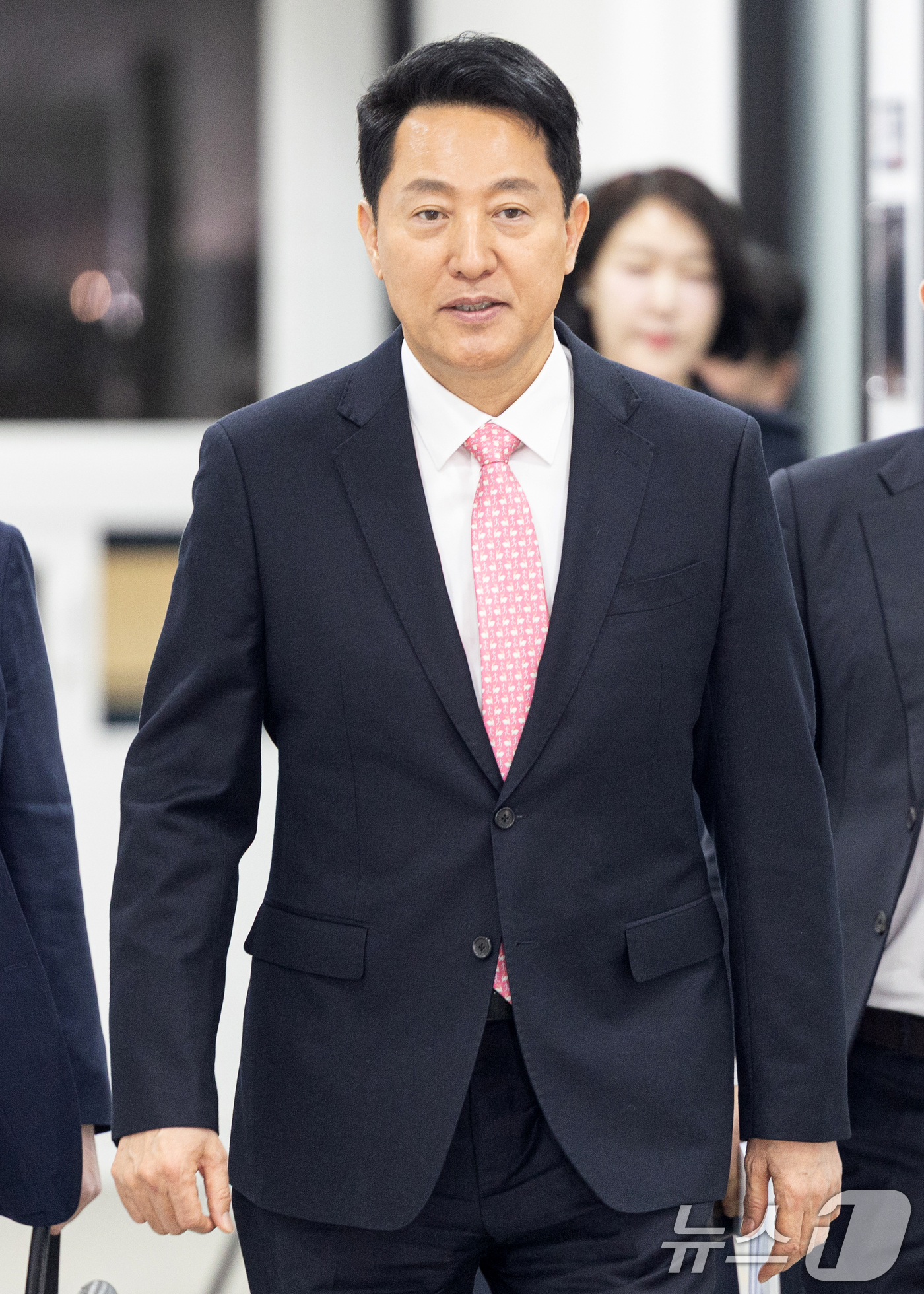 (서울=뉴스1) 이승배 기자 = 오세훈 국민의힘 서울시장 예비후보가 22일 서울 여의도 중앙당사에서 열린 후보자 면접을 위해 발걸음을 옮기고 있다. 2026.3.22/뉴스1