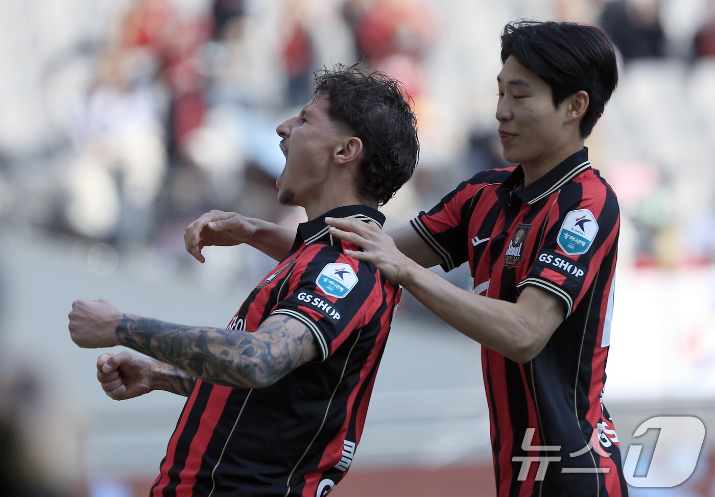 본문 이미지 - 22일 오후 서울시 마포구 월드컵로 서울월드컵경기장에서 열린 하나은행 K리그1 2026 5라운드 FC서울과 광주FC의 경기에서 후반 추가골을 터트린 FC서울 클리말라가 포효하고 있다. 2026.3.22 ⓒ 뉴스1 박정호 기자