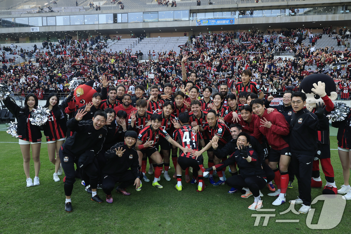 (서울=뉴스1) 박정호 기자 = 22일 오후 서울시 마포구 월드컵로 서울월드컵경기장에서 열린 하나은행 K리그1 2026 5라운드 FC서울과 광주FC의 경기에서 5대 0으로 승리한 …