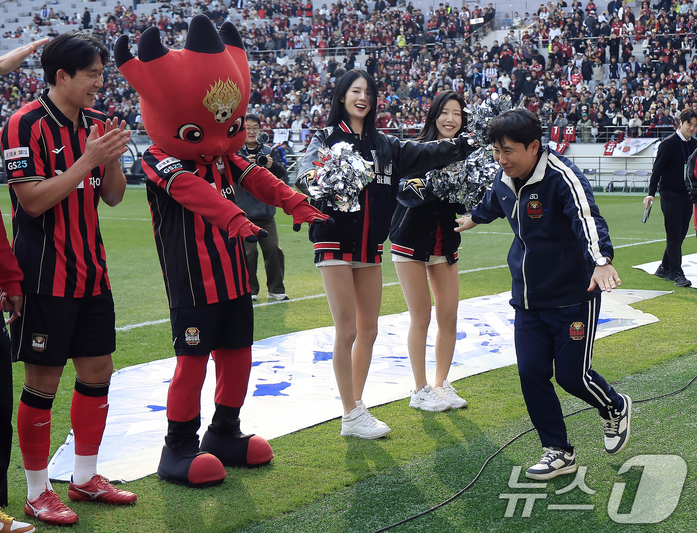 (서울=뉴스1) 박정호 기자 = 22일 오후 서울시 마포구 월드컵로 서울월드컵경기장에서 열린 하나은행 K리그1 2026 5라운드 FC서울과 광주FC의 경기에서 5대 0으로 승리한 …