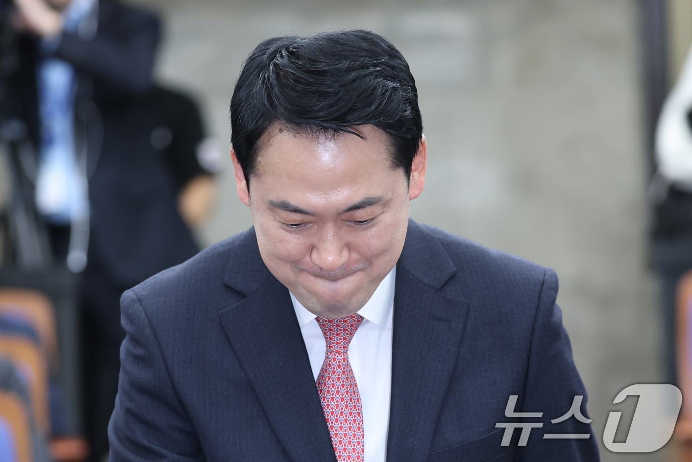 (서울=뉴스1) 이승배 기자 = 장동혁 국민의힘 대표가 22일 서울 여의도 국회에서 열린 의원총회에 참석하고 있다 2026.3.22/뉴스1