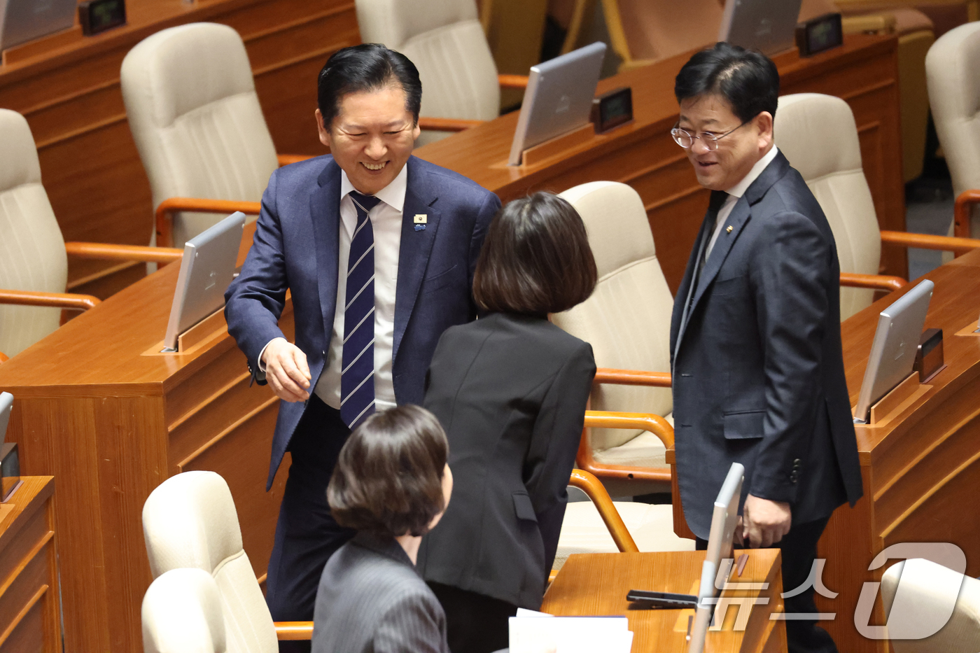 (서울=뉴스1) 이승배 기자 = 정청래 더불어민주당 대표가 22일 서울 여의도 국회에서 열린 제433회 국회(임시회) 제2차 본회의에서 윤석열 정권 정치검찰 조작기소 의혹 사건 진 …