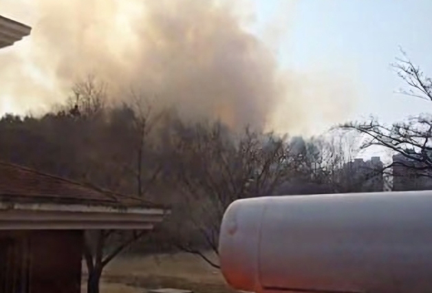 수원 광교산 산불, 헬기 5대 동원해 1시간만에 진화
