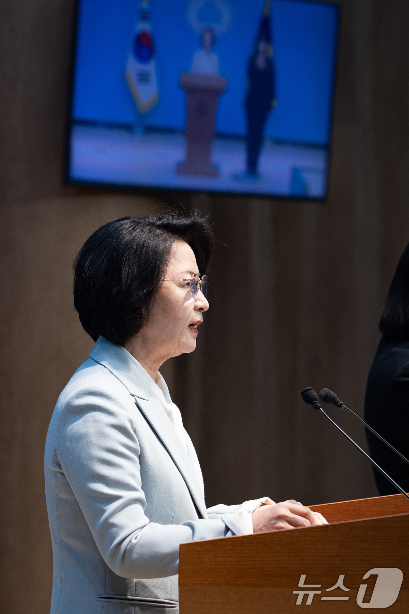 (서울=뉴스1) 유승관 기자 = 추미애 더불어민주당 경기도지사 예비후보가 23일 서울 여의도 국회 소통관에서 법제사법위원장직 사퇴 기자회견을 하고 있다. 2026.3.23/뉴스1